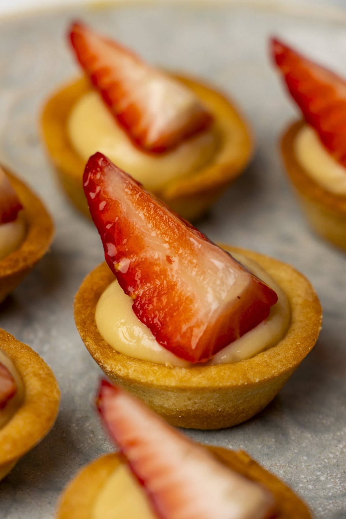 Mini tartaleta de crema pastelera y fresa