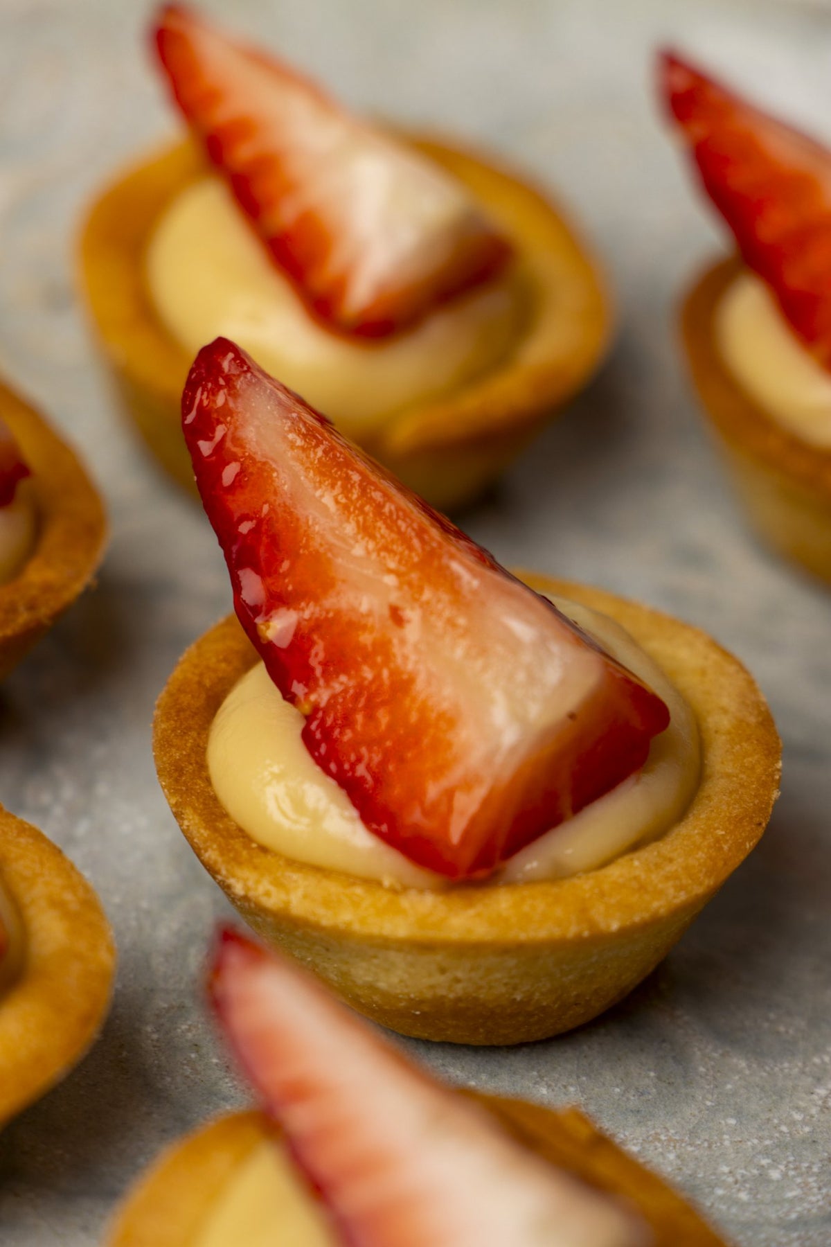 Mini tartaleta de crema pastelera y fresa